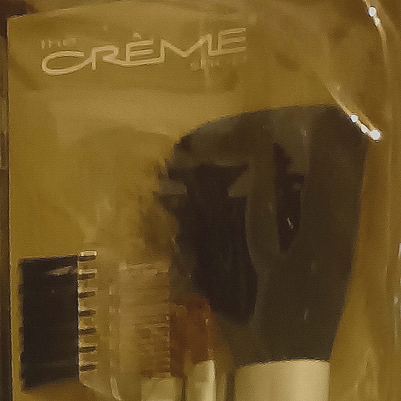 The Creme Shop Blusher Makeup Brush made of High Quality Goat Hair Five Brushes - Picture 2 of 6